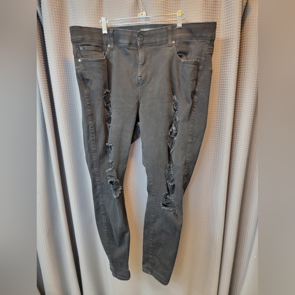 Torrid Bombshell Skinny Jeans Distressed Size 22 S